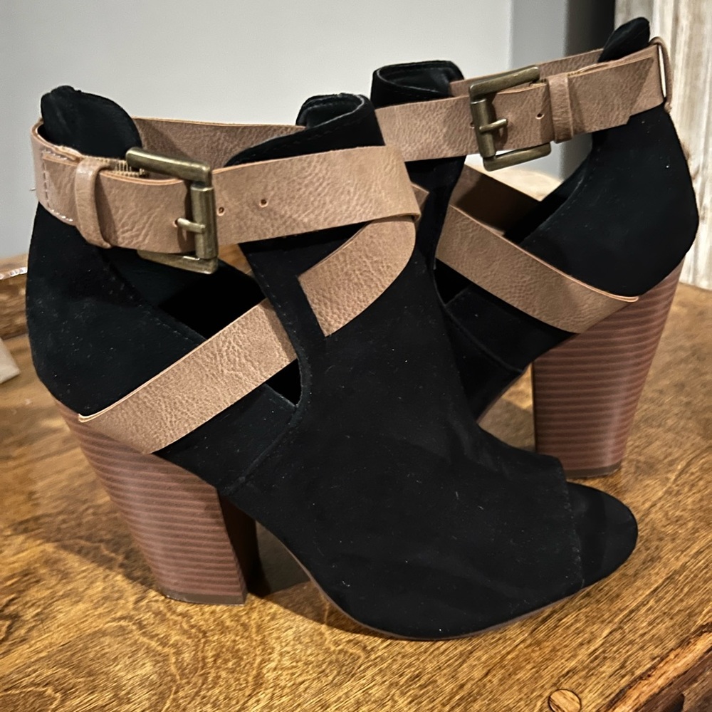 Just Fab Size 6 women’s 3” heels